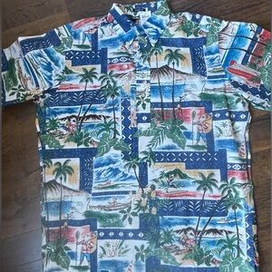 NWT. Reyn Spooner Classic Fit Hawaiian Christmas Shirt, Aloha Shirt